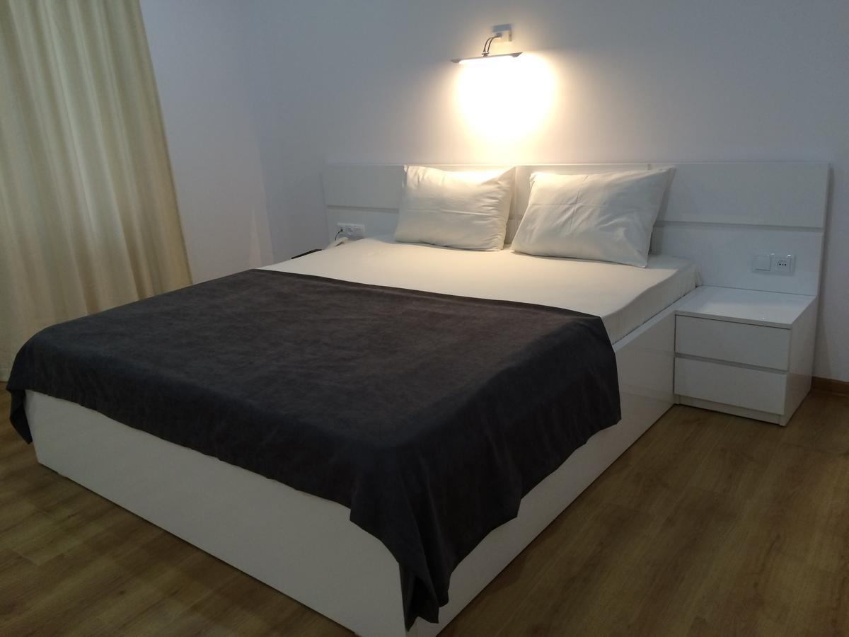 Hotel Marseille Batumi Bagian luar foto