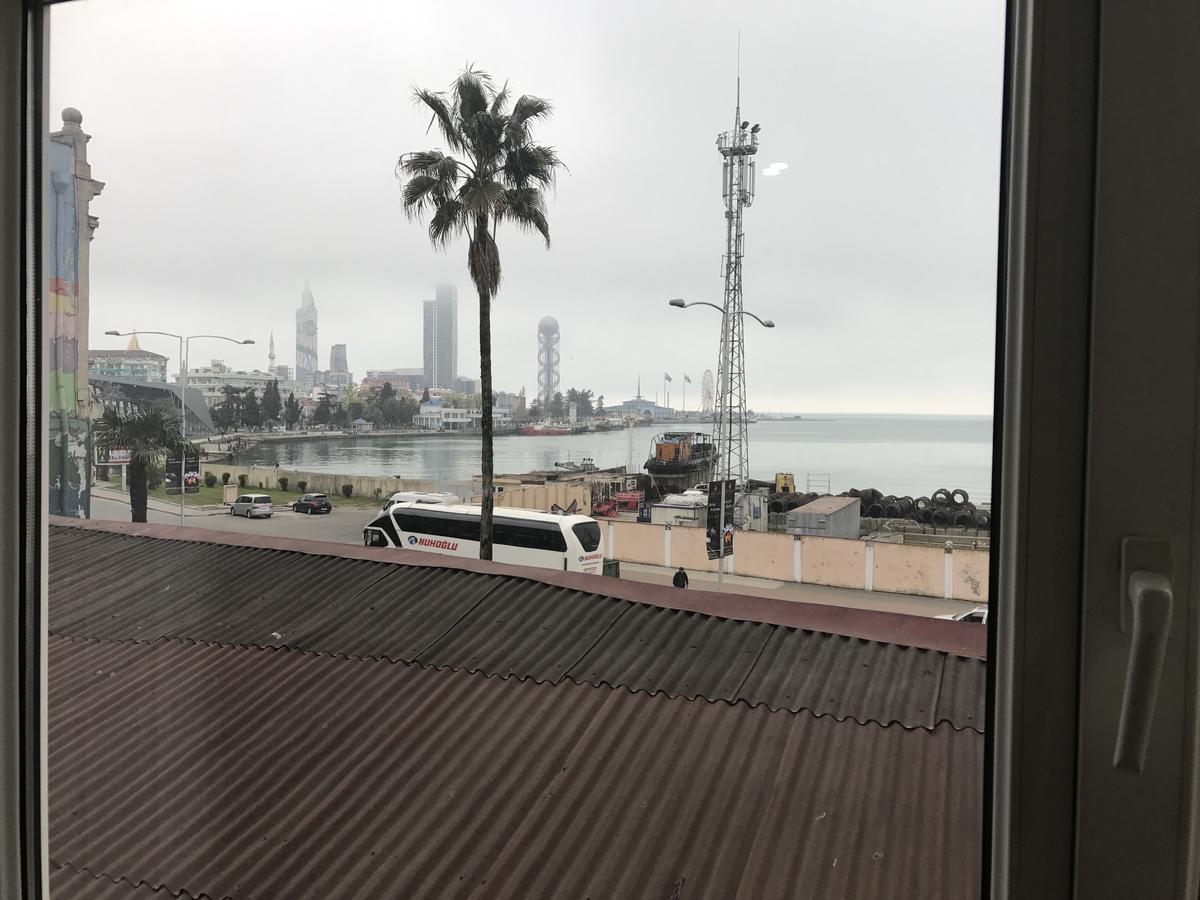 Hotel Marseille Batumi Bagian luar foto