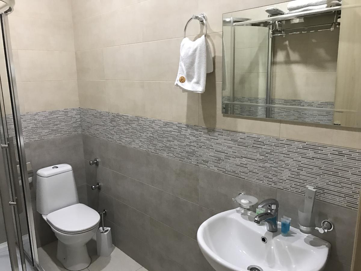 Hotel Marseille Batumi Bagian luar foto