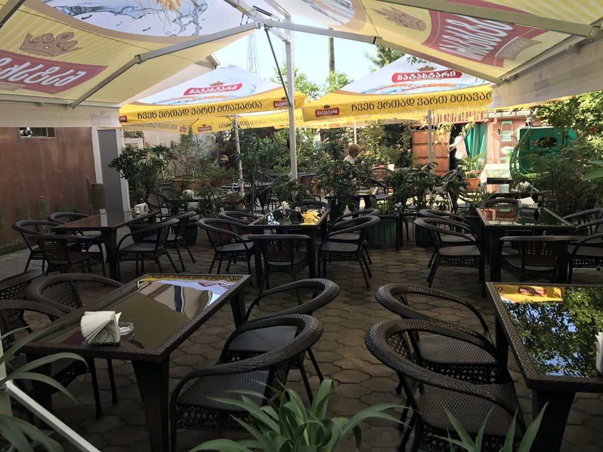 Hotel Marseille Batumi Bagian luar foto