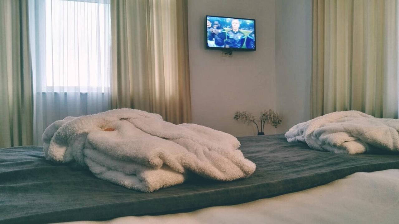 Hotel Marseille Batumi Bagian luar foto